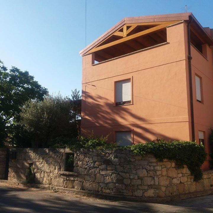 B&B Casa Ghiani Isili Экстерьер фото